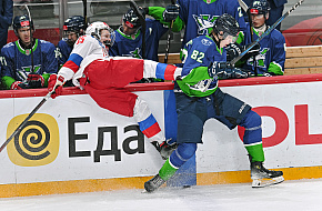 В третий раз обыгрываем дебютанта 